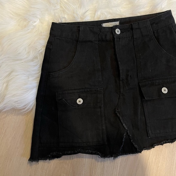 𝅺Sky And Sparrow Black Denim Mini Skirt - Picture 3 of 10
